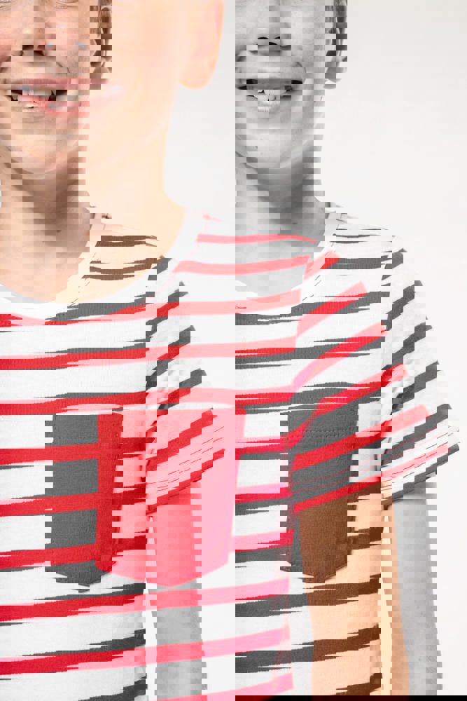 K379 - Gestreept T-shirt met zak en korte mouwen kids K379 - Gestreept T-shirt met zak en korte mouwen kids